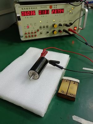 अनुकूलन योग्य 35 मिमी ब्रश डीसी मोटर्स कोरलेस 92 वाट 4640rpm 12V उच्च दक्षता